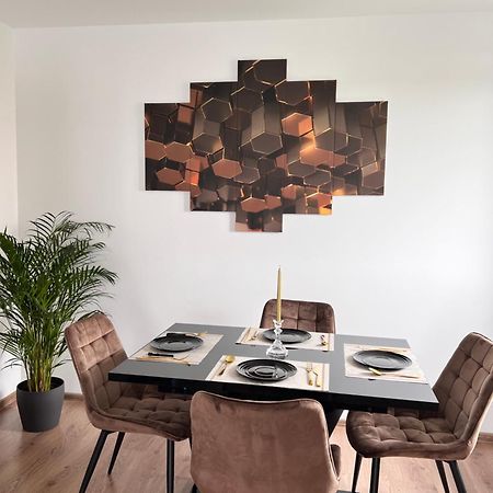 Sun Apartments Otopeni Luaran gambar