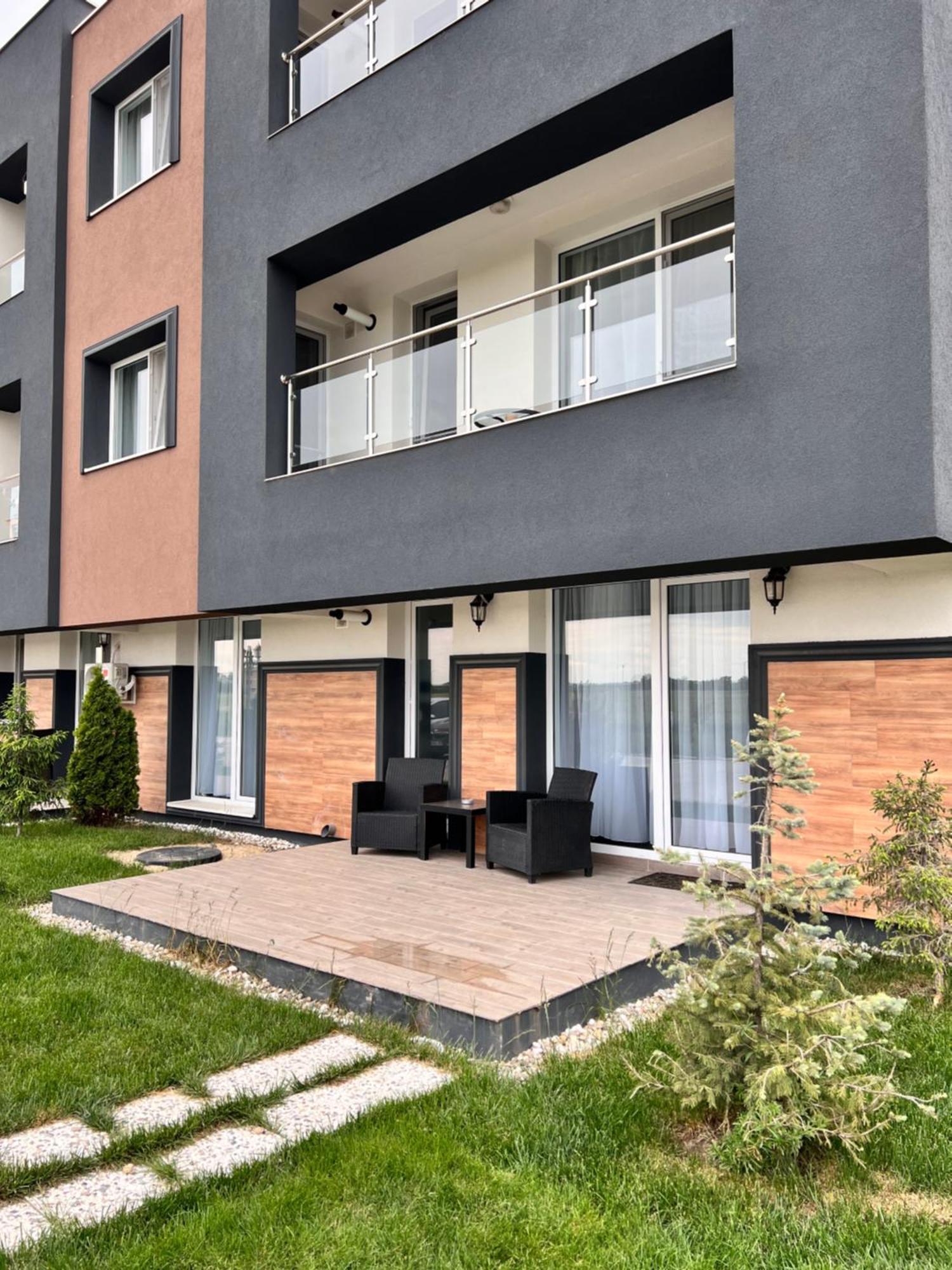 Sun Apartments Otopeni Luaran gambar